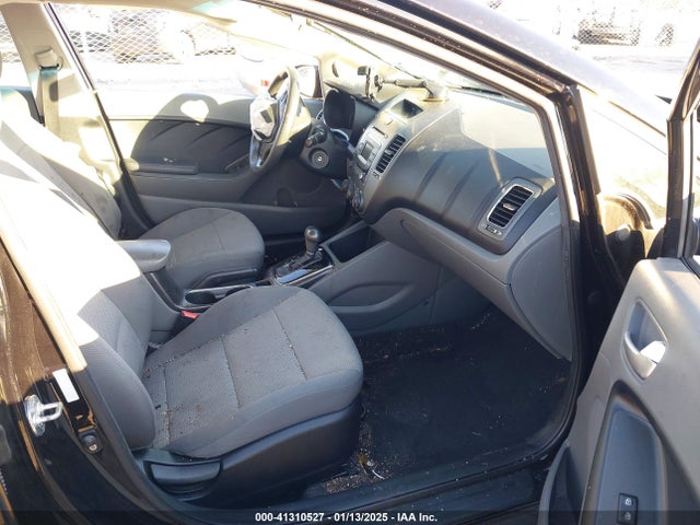 3KPFK4A78JE238629 KIA Forte
