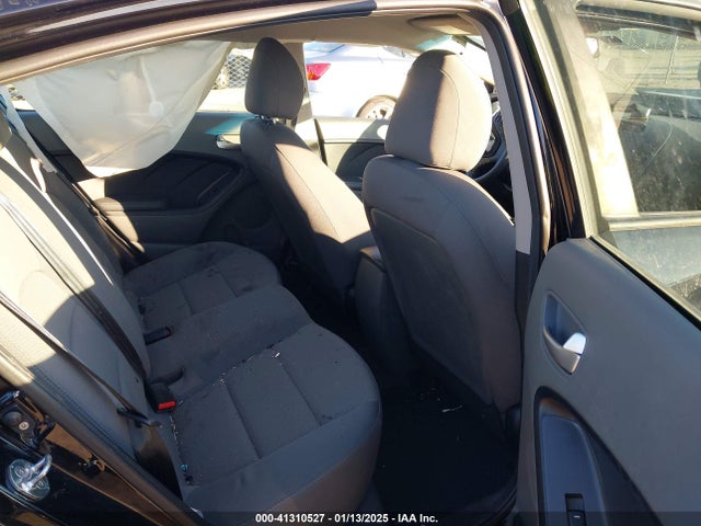 3KPFK4A78JE238629 KIA Forte
