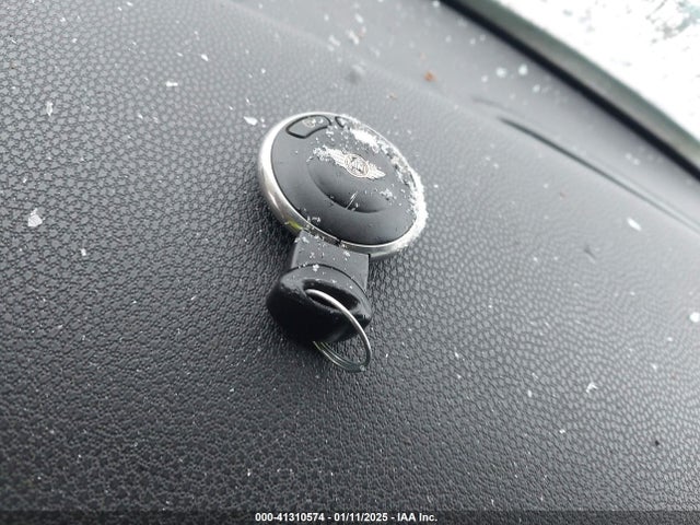 2011 MINI COOPER CLUBMAN WMWZF3C51BTX82001 Photo 10