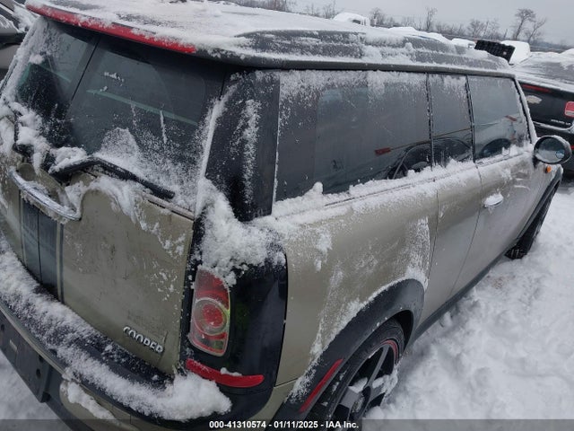2011 MINI COOPER CLUBMAN WMWZF3C51BTX82001 Photo 3