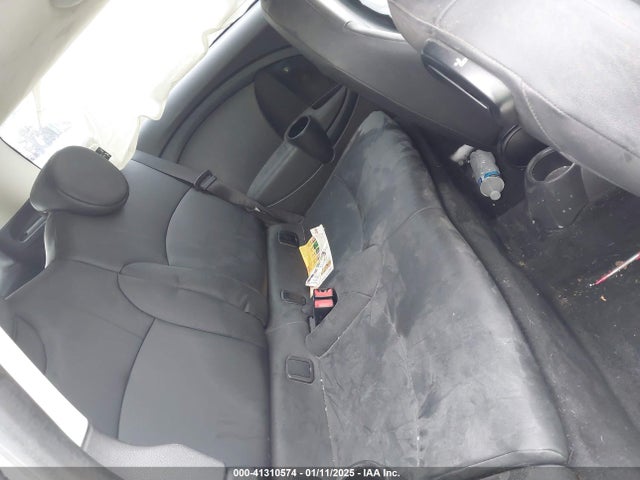 2011 MINI COOPER CLUBMAN WMWZF3C51BTX82001 Photo 7