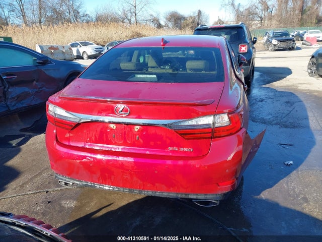 Lexus ES 2018 58ABK1GG7JU081055 Image 16