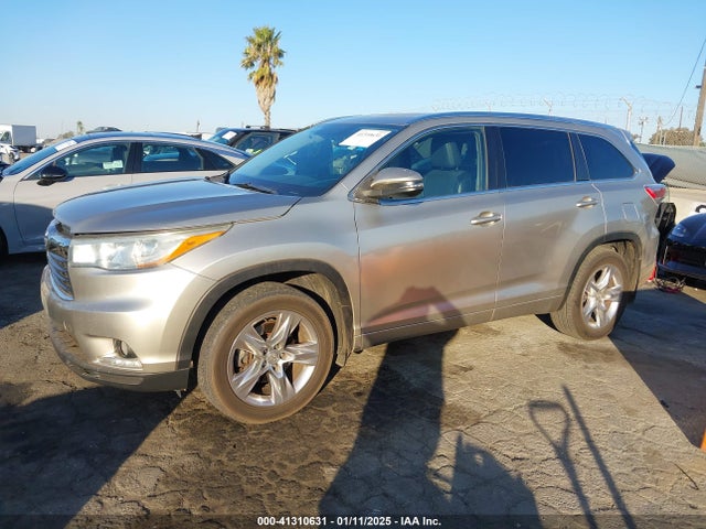 5TDDKRFH8ES061808 Toyota Highlander