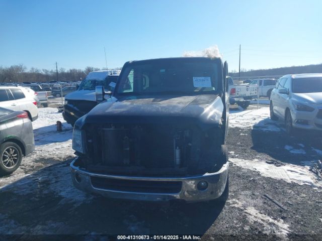 5BZAF0AA4HN850383 Nissan Nv Passenger Nv3500 Hd Sl V8