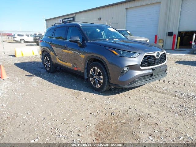 Toyota Highlander 2022 5TDGZRBH2NS596664 Image 1