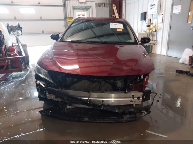 4T1B11HK5JU618180 Toyota CAMRY SE