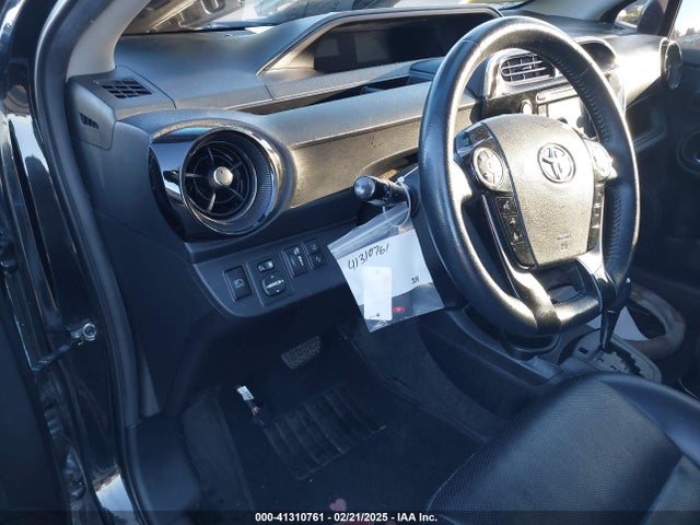 JTDKDTB37J1605828 Toyota PRIUS C