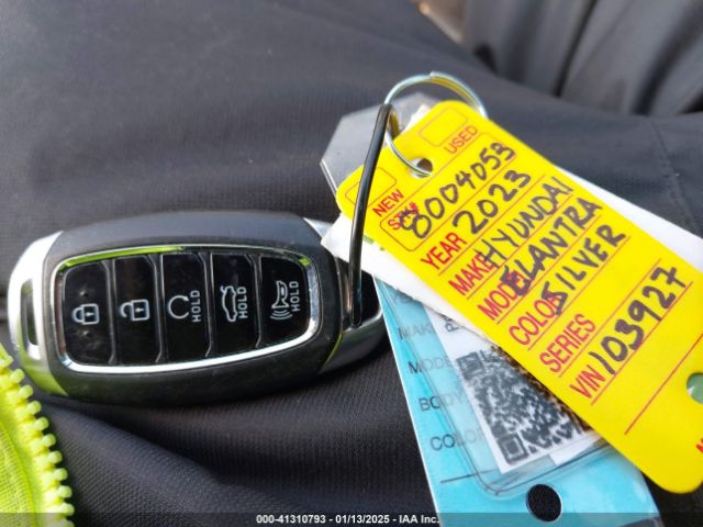 5NPLM4AG8PH103927 Hyundai Elantra