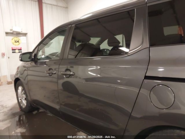 KNDMB5C17F6062658 KIA SEDONA LX