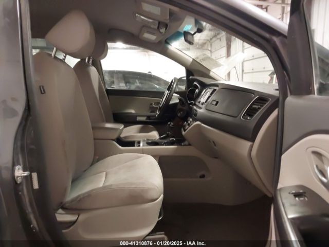 KNDMB5C17F6062658 KIA SEDONA LX