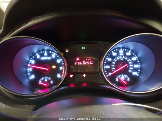 KNDMB5C17F6062658 KIA SEDONA LX