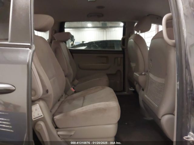 KNDMB5C17F6062658 KIA SEDONA LX