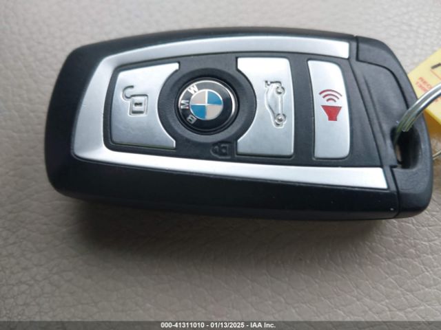 2016 BMW 3 SERIES WBA8E3G5XGNT79526 Photo 10