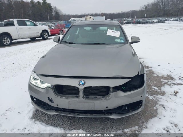 BMW 3 Series 2016 WBA8E3G5XGNT79526 Image 13