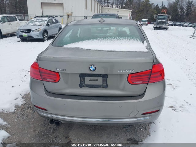 BMW 3 Series 2016 WBA8E3G5XGNT79526 Image 17