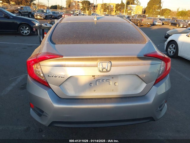 Honda CIVIC SEDAN 2018 2HGFC2F72JH594669 Image 17