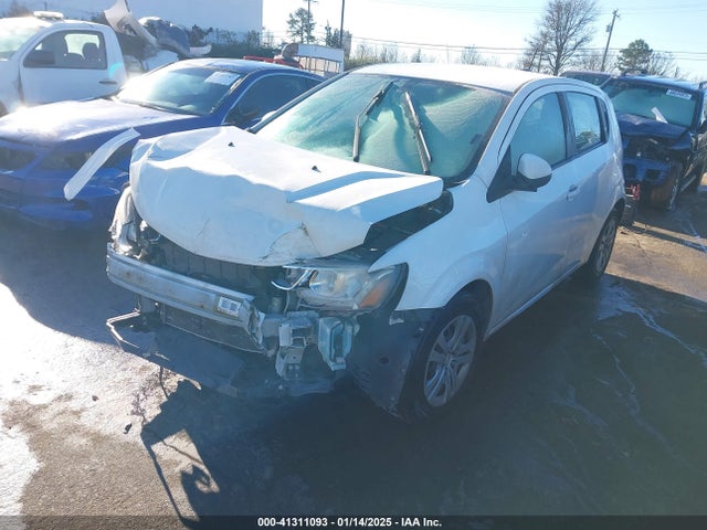 Chevrolet Sonic 2017 1G1JG6SH9H4160400 Image 2