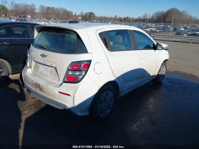 Chevrolet Sonic 2017 1G1JG6SH9H4160400 Image 4