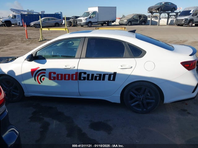 3KPF34AD8ME309254 KIA Forte Gt-line