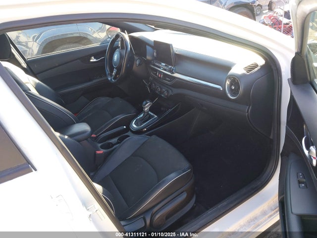 3KPF34AD8ME309254 KIA Forte Gt-line