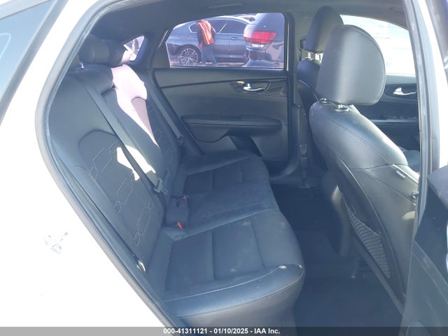3KPF34AD8ME309254 KIA Forte Gt-line