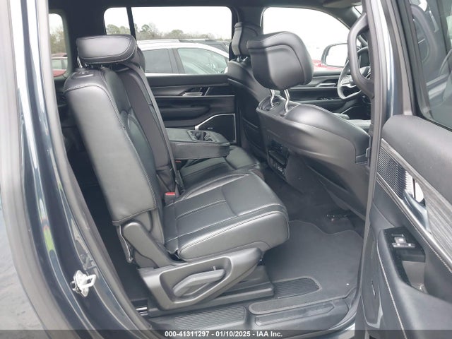 Jeep Wagoneer L 2024 1C4SJSBP2RS102039 Image 8