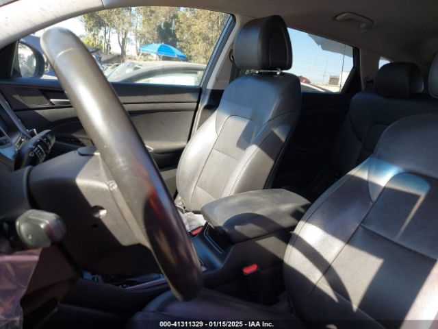 KM8J33A46HU432042 Hyundai Tucson Se Plus