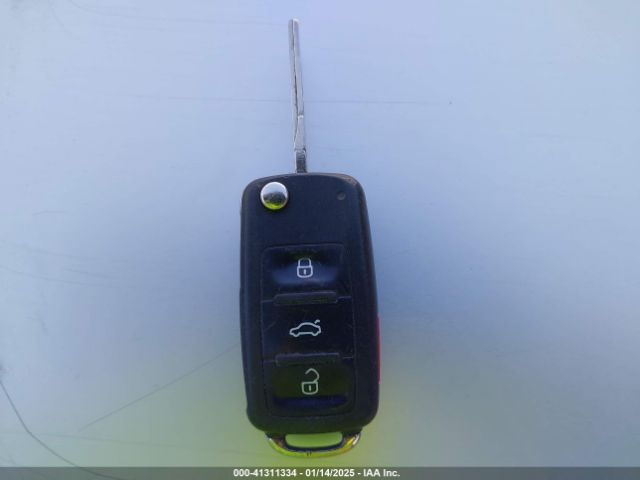 WVGAV7AX3FW609921 Volkswagen TIGUAN S