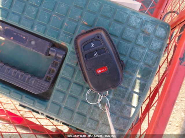 JTDADABU9R3011735 Toyota Prius Le Awd-e