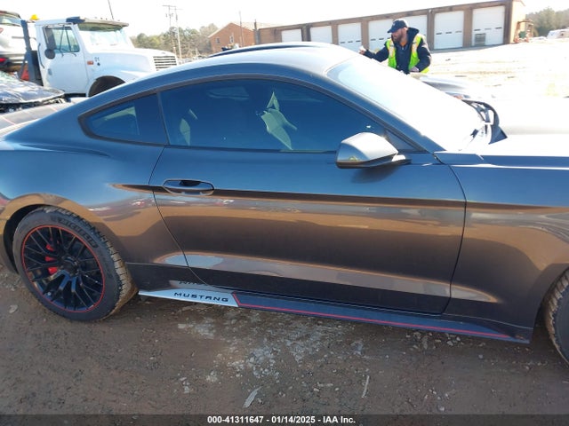 Ford Mustang V6 2017 1FA6P8AM2H5338767 Image 13
