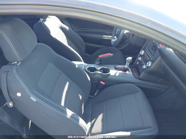 Ford Mustang V6 2017 1FA6P8AM2H5338767 Image 5