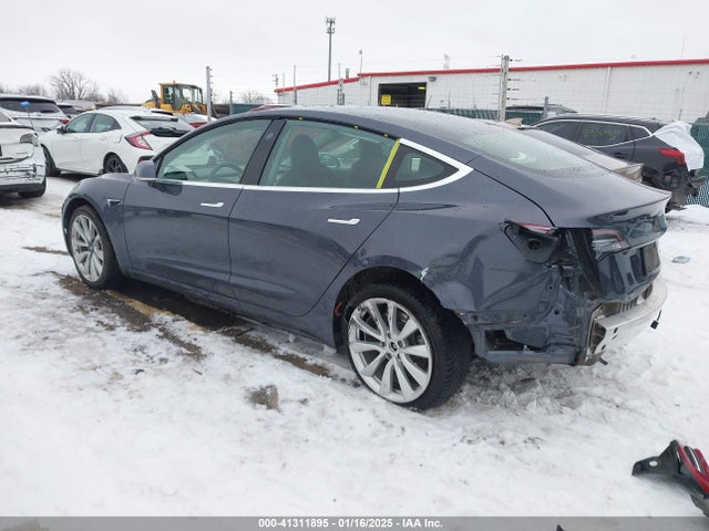 2019 TESLA MODEL 3 5YJ3E1EB9KF365389 Photo 2