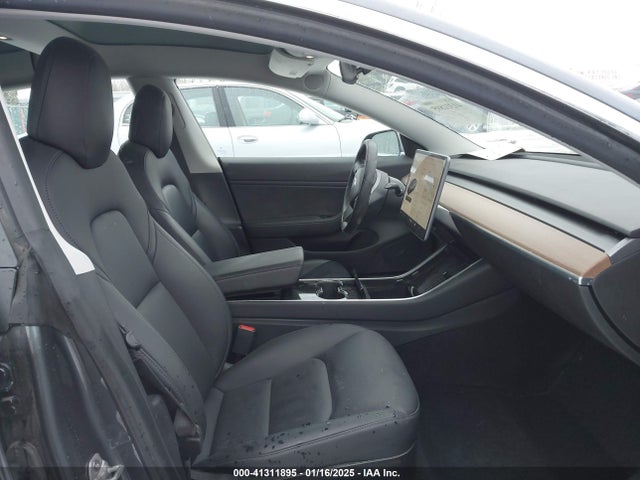 2019 TESLA MODEL 3 5YJ3E1EB9KF365389 Photo 4