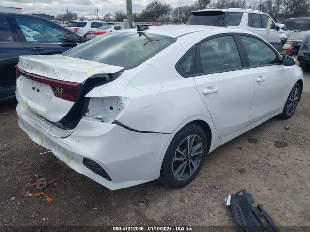 KIA Forte Lxs 2023 3KPF24AD8PE637765 Image 4