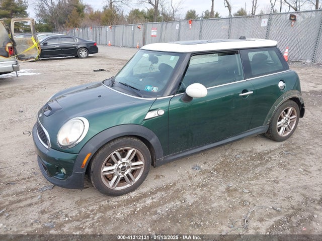 2011 MINI COOPER S WMWSV3C56BTY12176 Photo 1