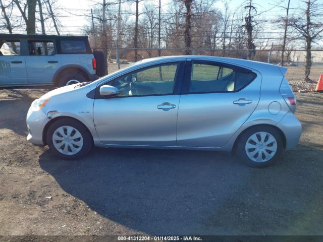 JTDKDTB38E1564048 Toyota Prius C One