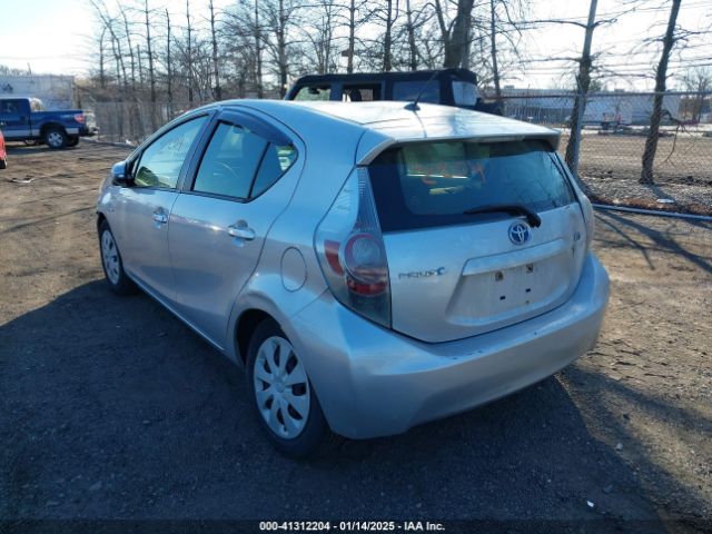 JTDKDTB38E1564048 Toyota Prius C One