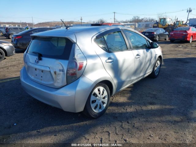 JTDKDTB38E1564048 Toyota Prius C One