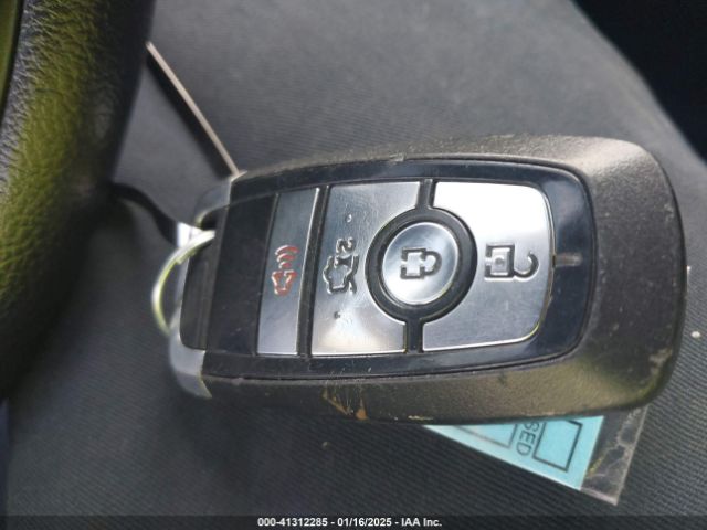 3FA6P0HD4KR161117 Ford FUSION SE