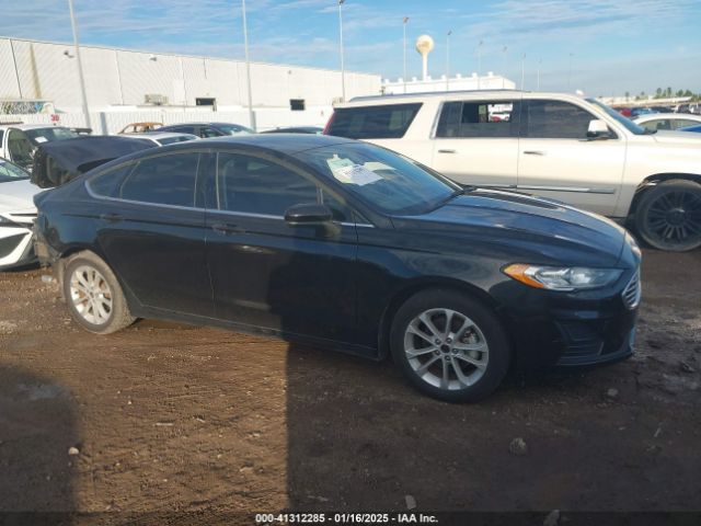 3FA6P0HD4KR161117 Ford FUSION SE