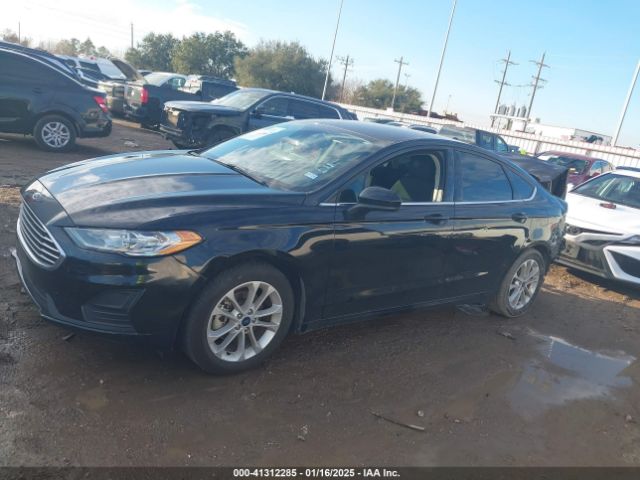 3FA6P0HD4KR161117 Ford FUSION SE