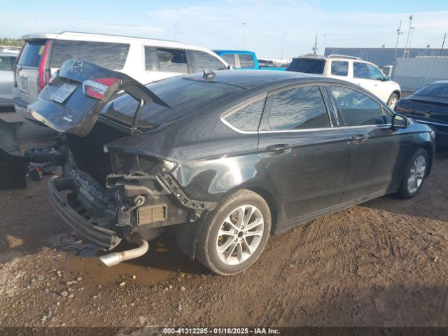 3FA6P0HD4KR161117 Ford FUSION SE