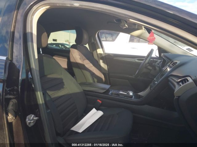 3FA6P0HD4KR161117 Ford FUSION SE