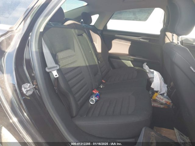 3FA6P0HD4KR161117 Ford FUSION SE