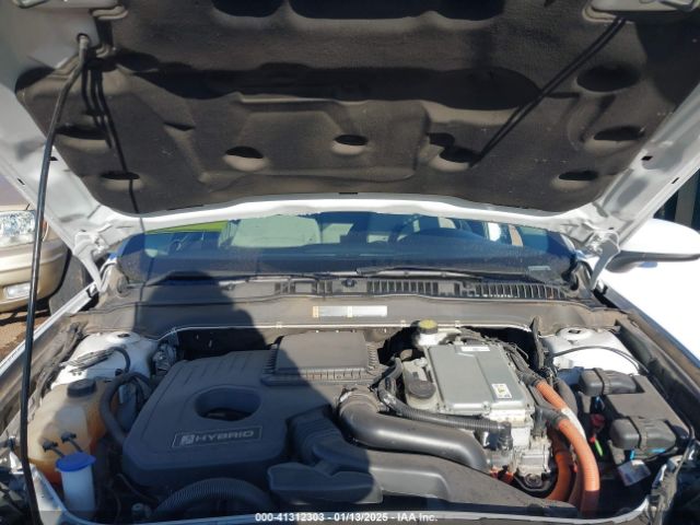3FA6P0UU0JR204324 Ford Fusion Hybrid S