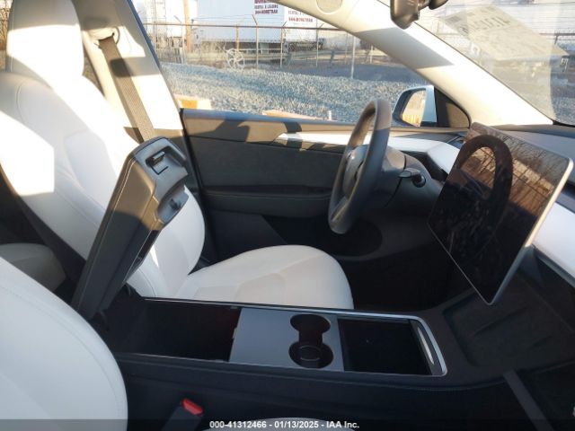 2024 TESLA MODEL Y 7SAYGDED5RF010087 Photo 4