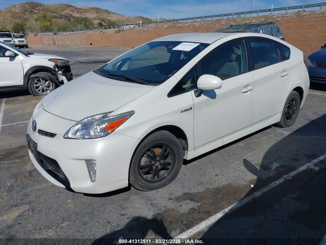 Toyota Prius Two 2015 JTDKN3DU2F0448001 Image 2