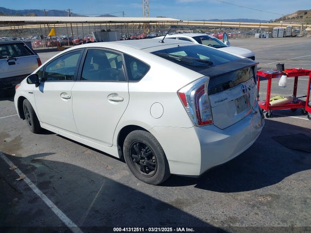 Toyota Prius Two 2015 JTDKN3DU2F0448001 Image 3
