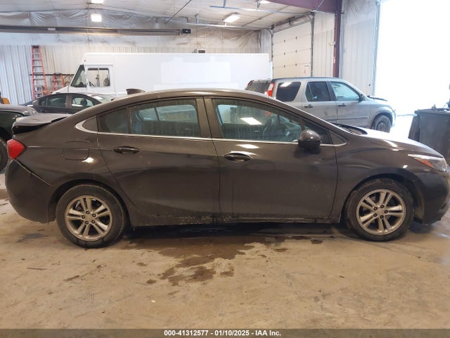 1G1BE5SM8H7159528 Chevrolet Cruze Lt Auto