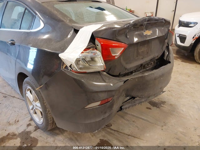 1G1BE5SM8H7159528 Chevrolet Cruze Lt Auto